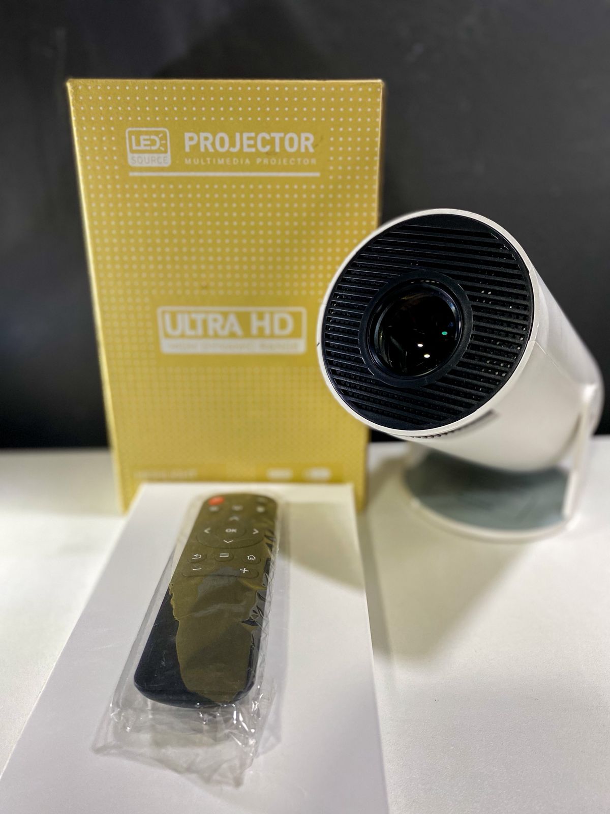 PROYECTOR HY 300 - CINE EN CASA