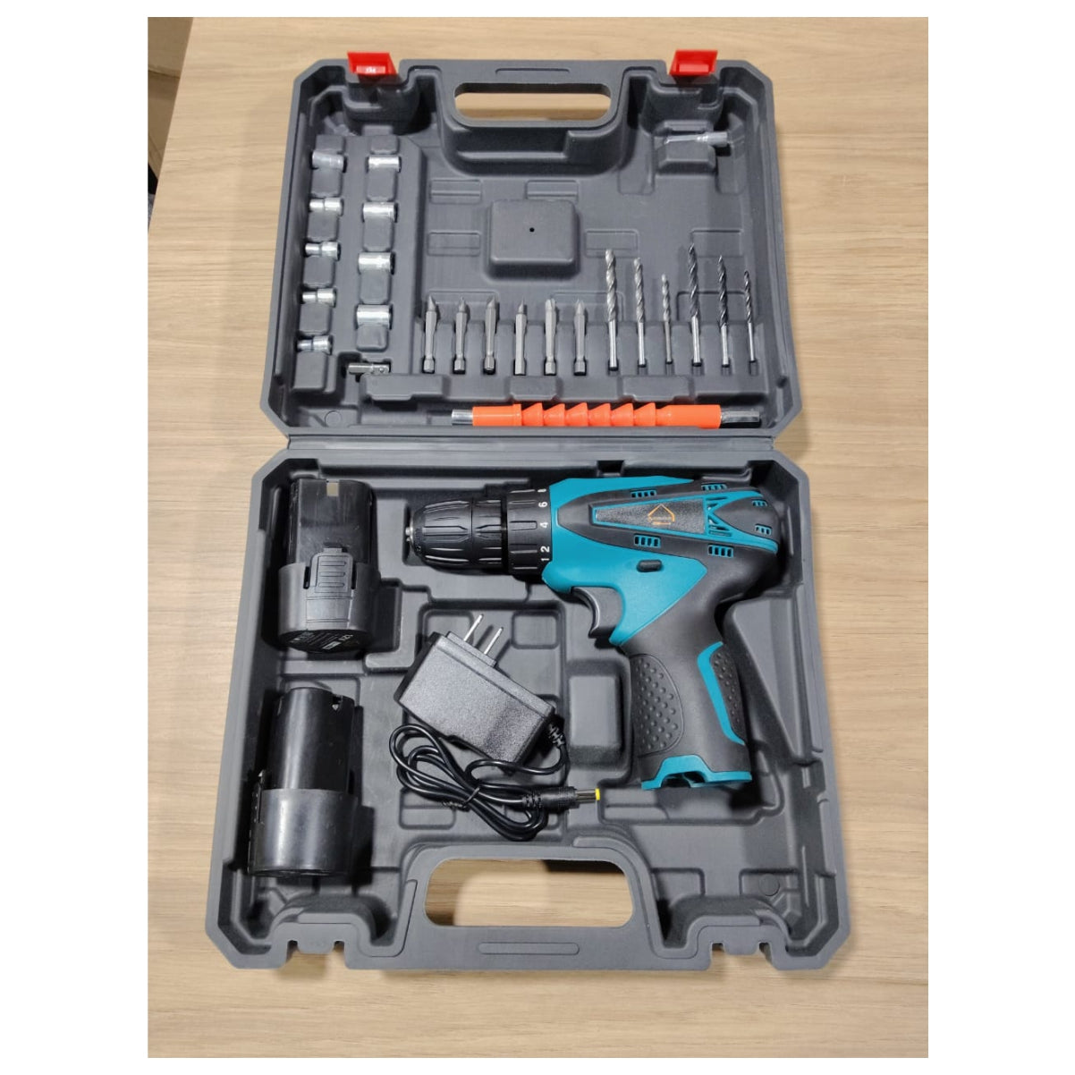 TALADRO PORTATIL 2 BATERIAS