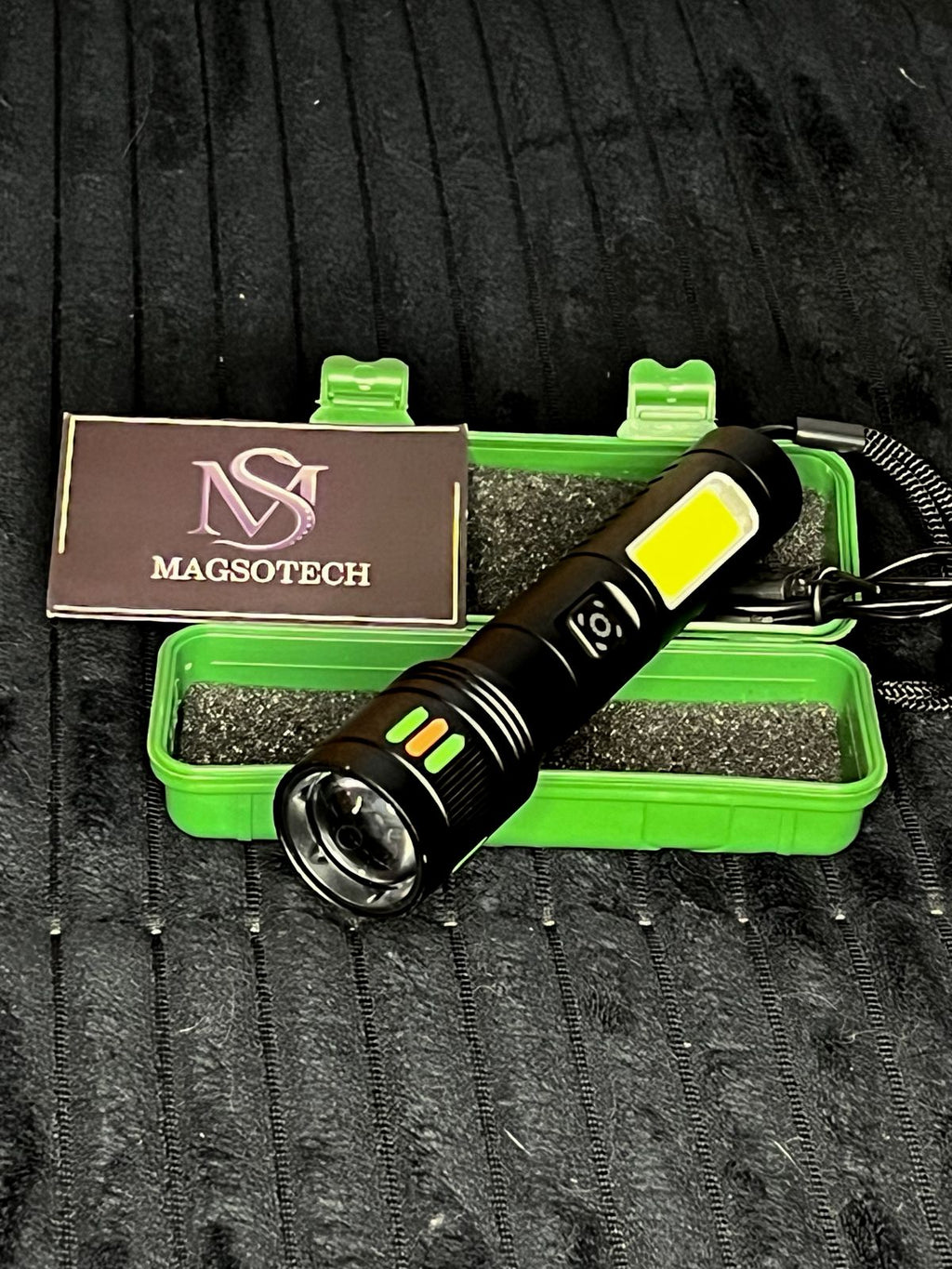 LINTERNA RECARGABLE LED PORTABLE