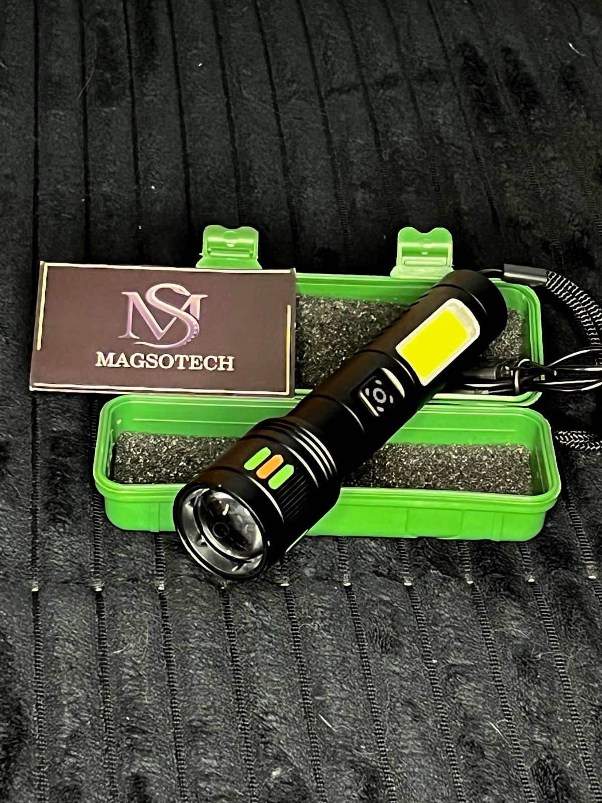 LINTERNA RECARGABLE LED PORTABLE